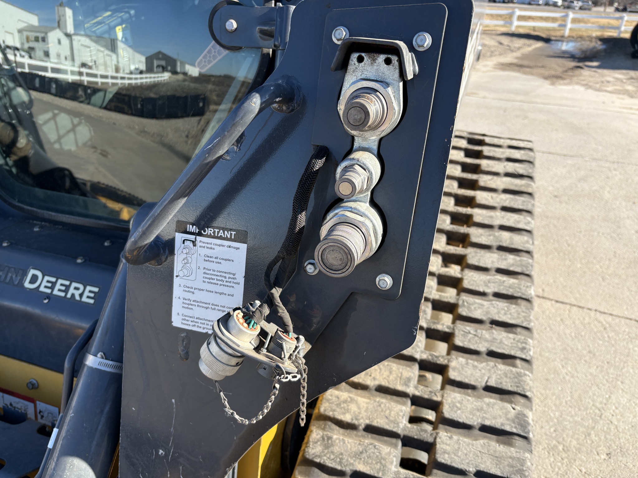 2019 John Deere 325G Image 6