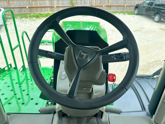 2024 John-Deere 800R