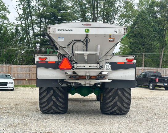 2024 John-Deere 800R