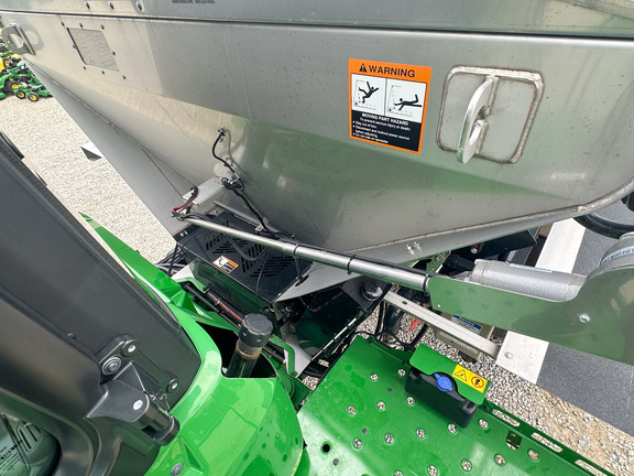 2024 John-Deere 800R