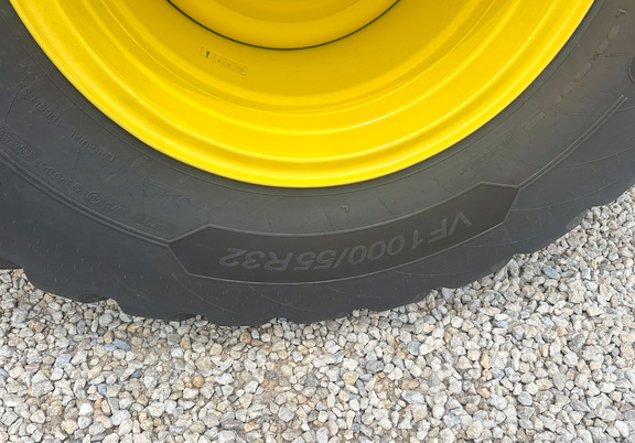 2024 John-Deere 800R