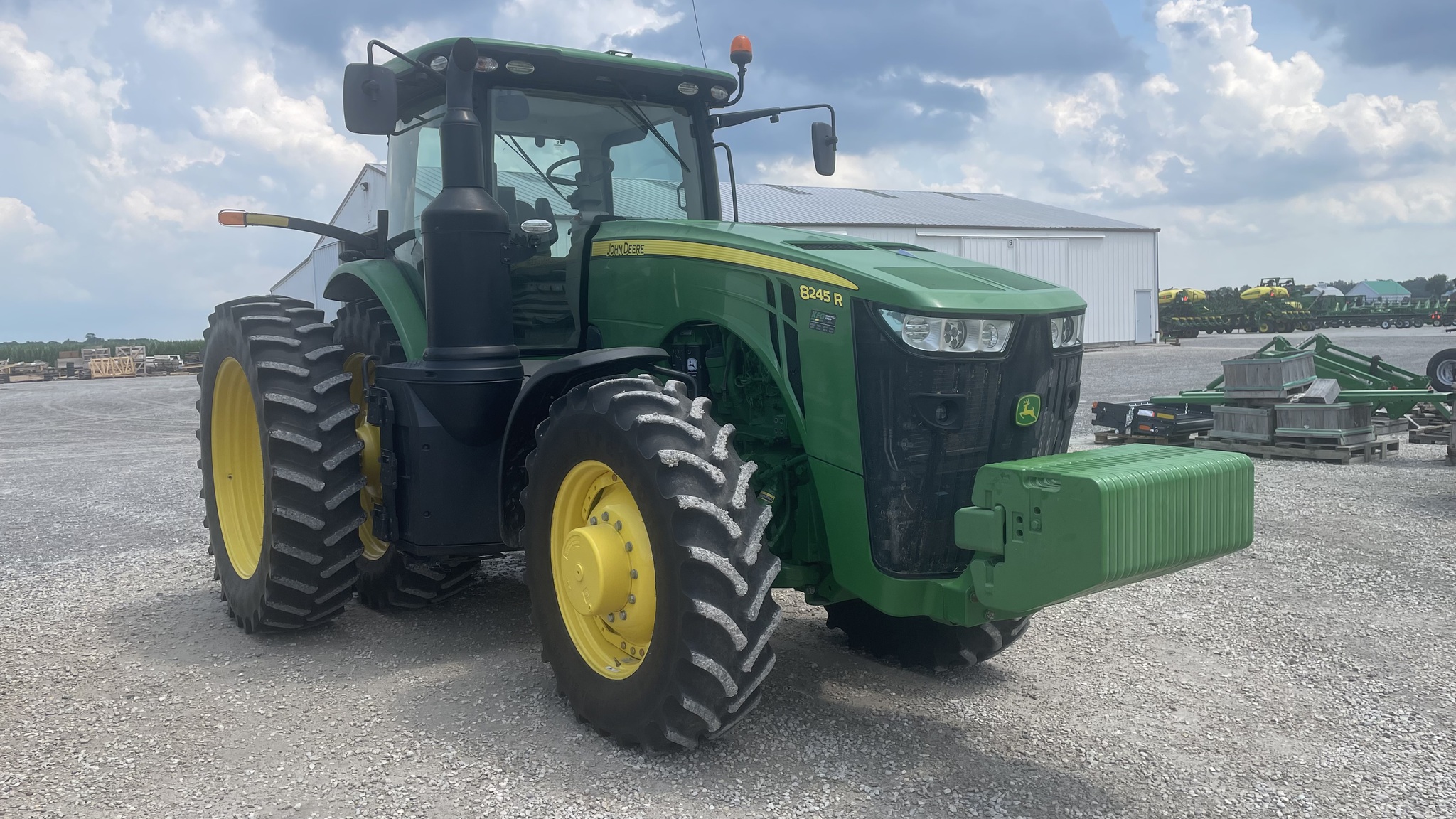 2019 John Deere 8245R Image 2