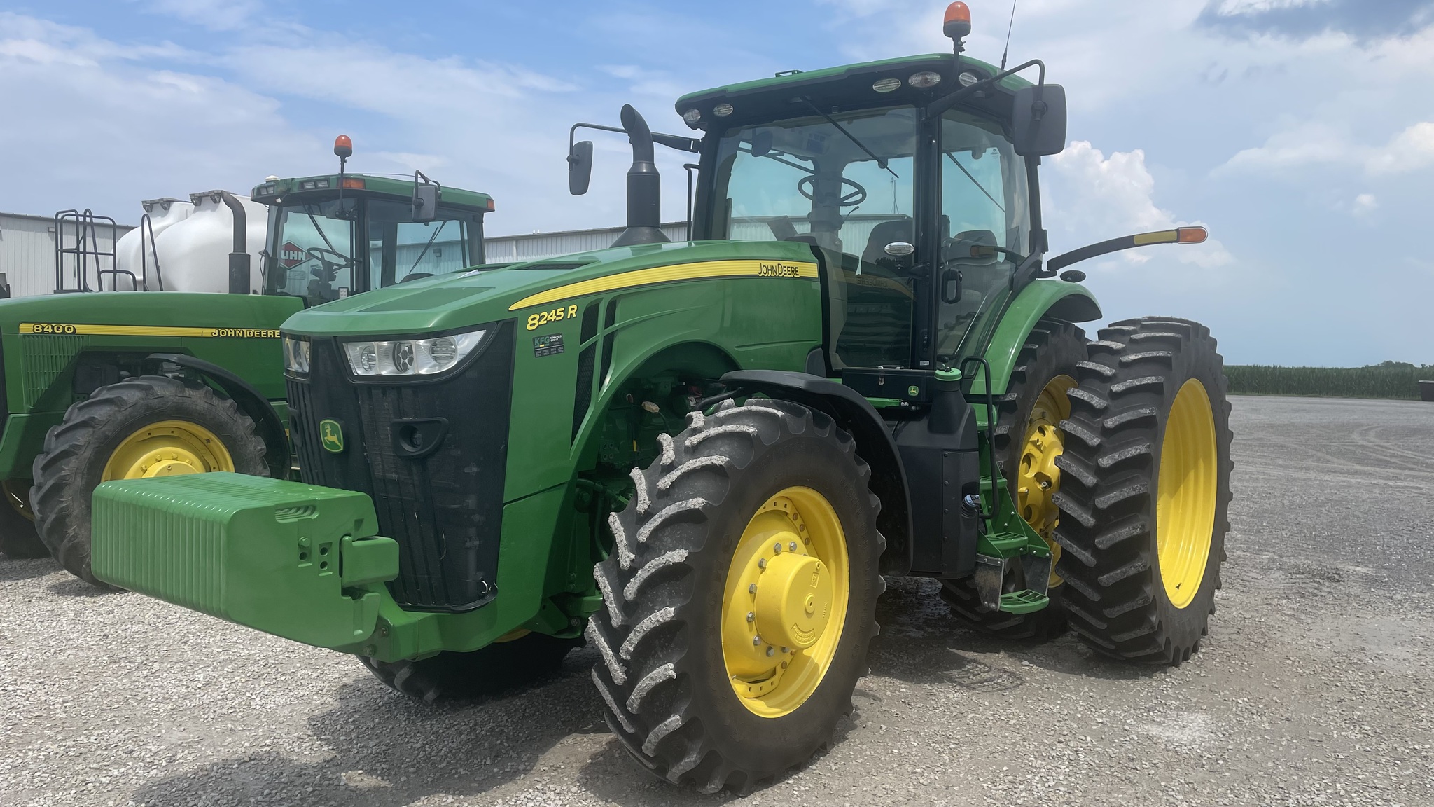 2019 John Deere 8245R Image 1