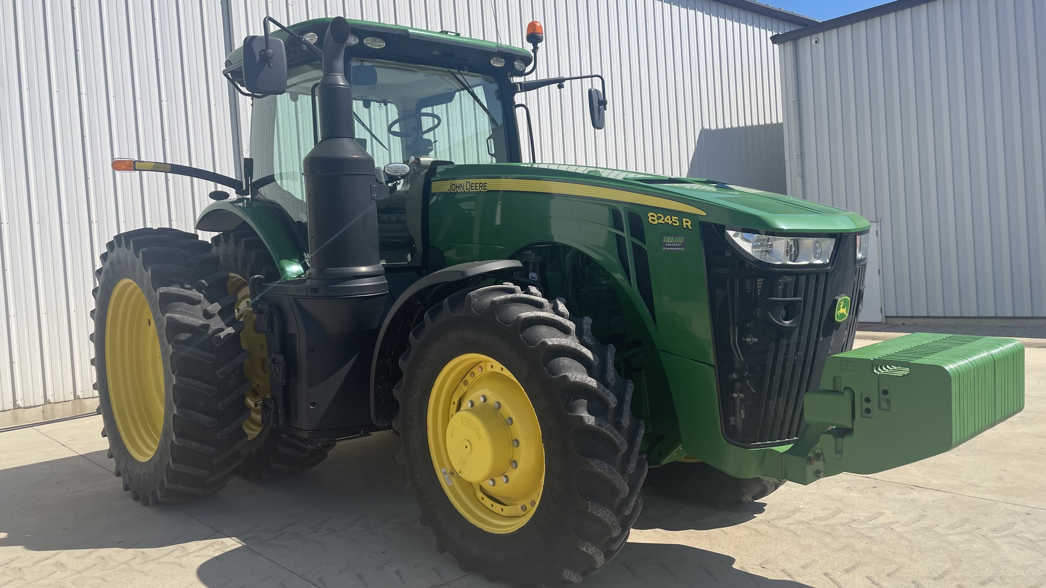 2019 John Deere 8245R Image 1