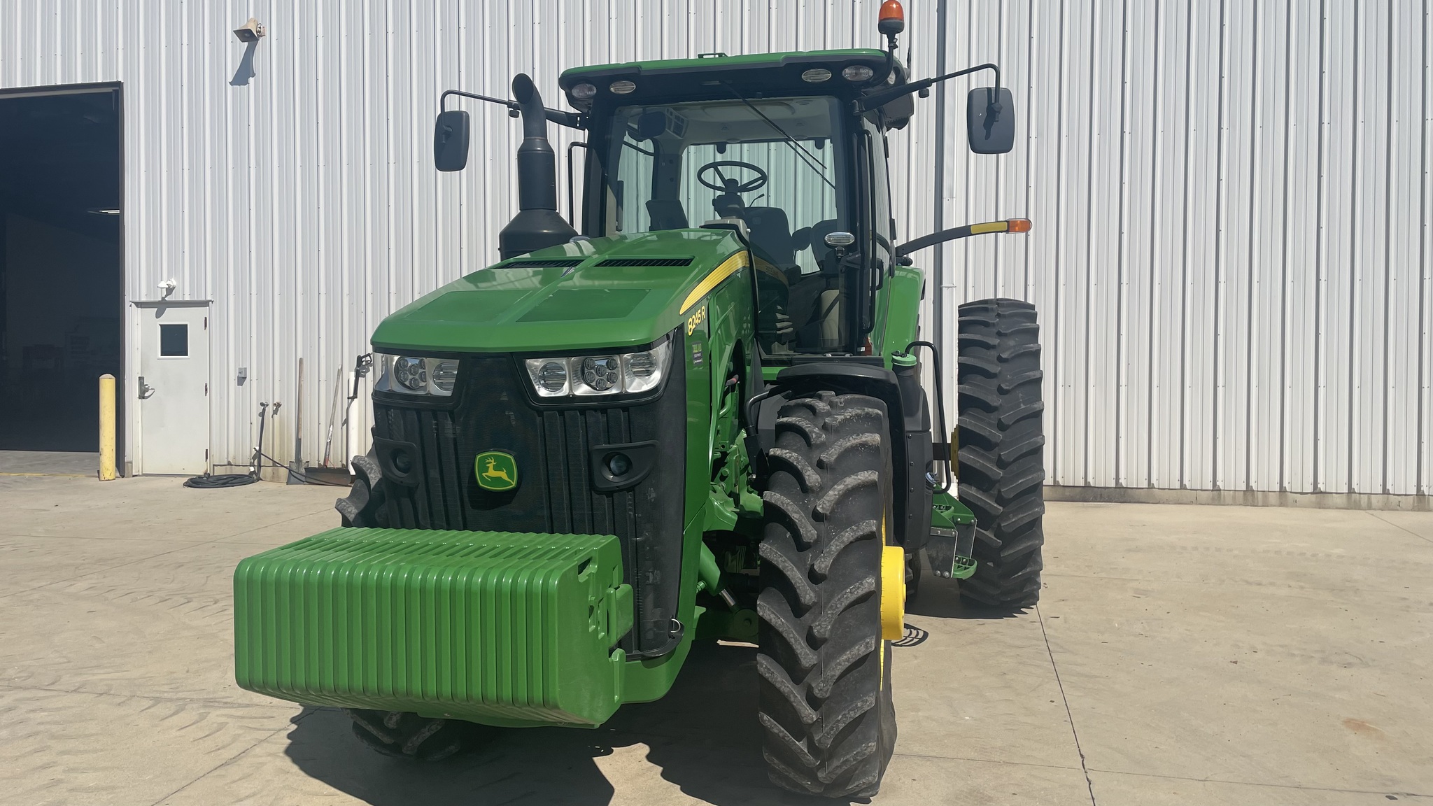 2019 John Deere 8245R Image 7