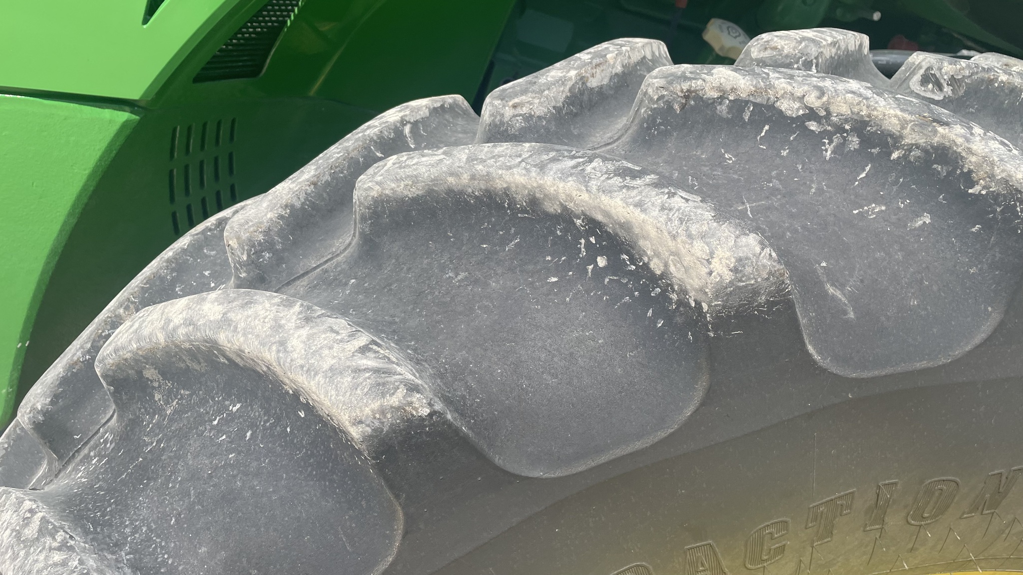 2019 John Deere 8245R Image 17