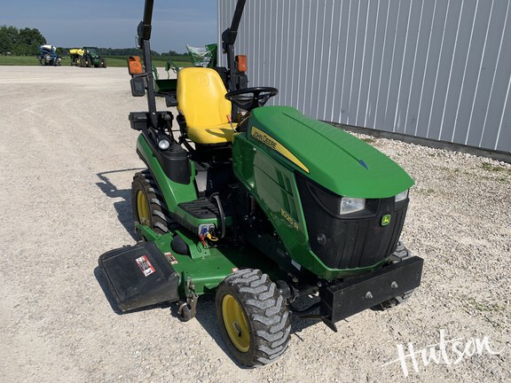 Photo of 2018 John Deere 1025R