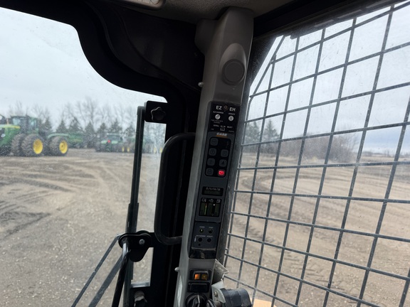 2020 Case TV450 - Photo25
