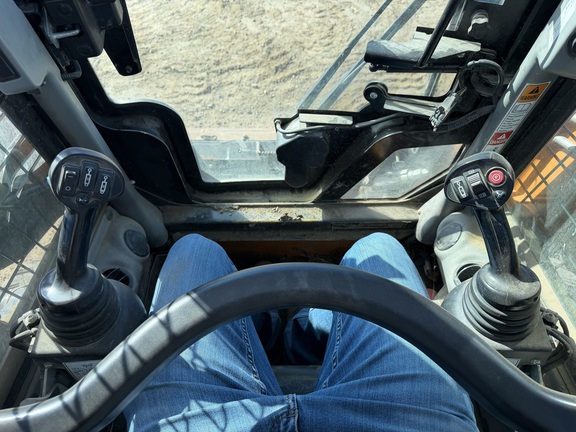 2020 Case TV450 - Photo23