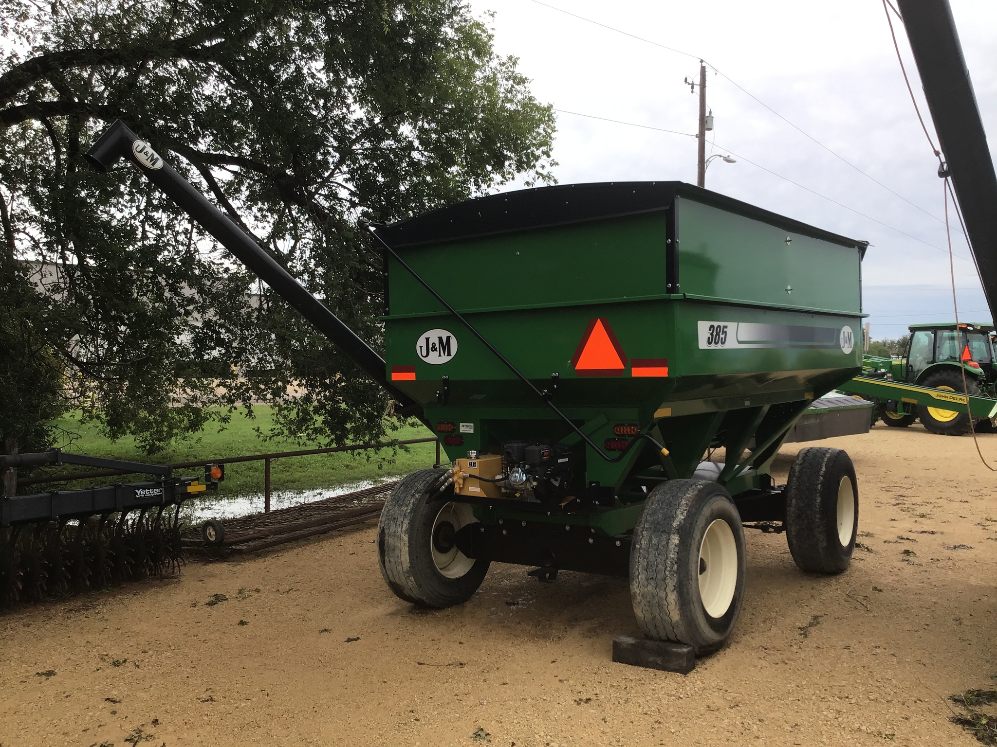 2023 J&M 385SD Image 5