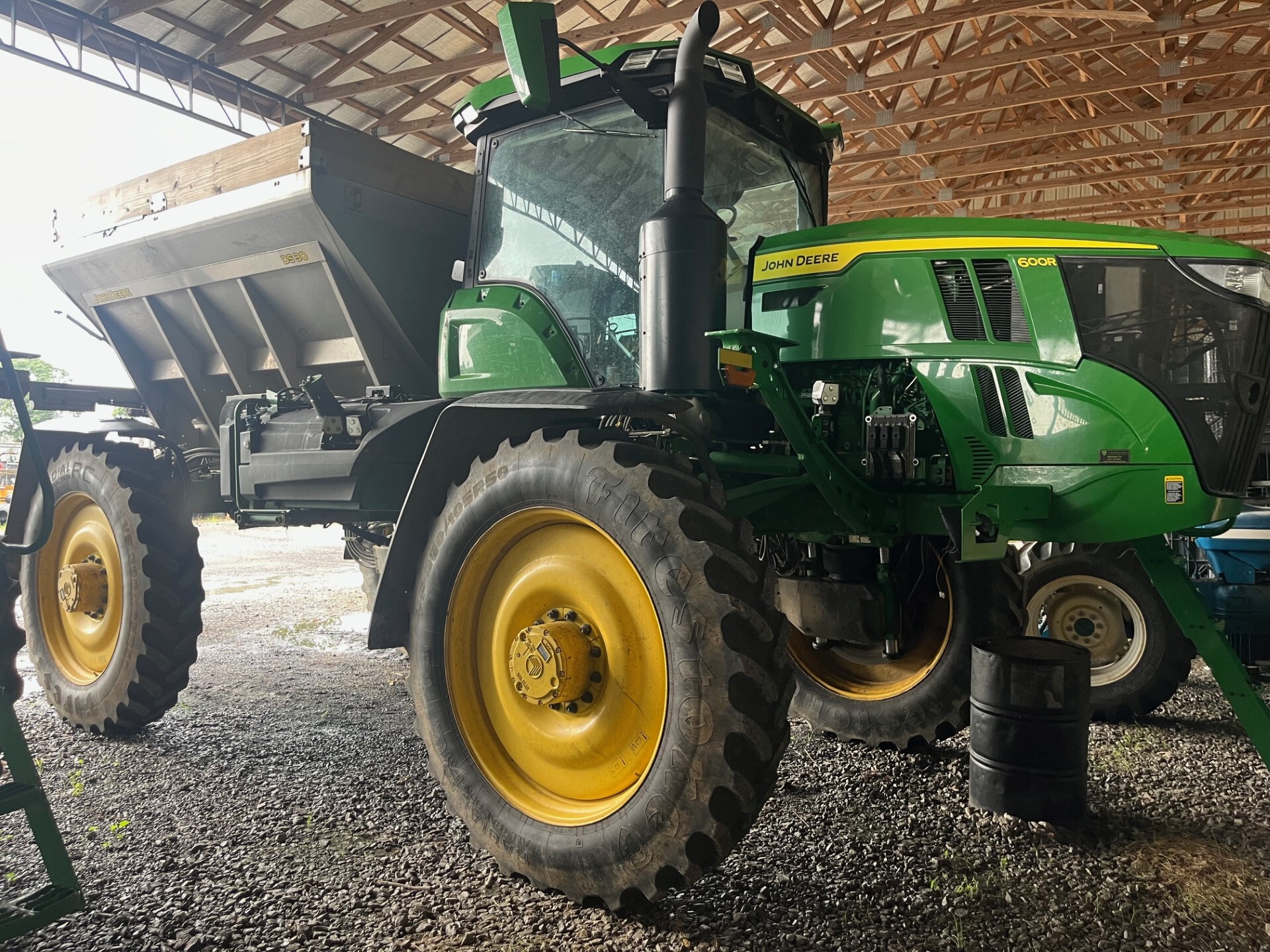 2023 John Deere 600R
