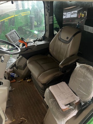 2023 John Deere 600R