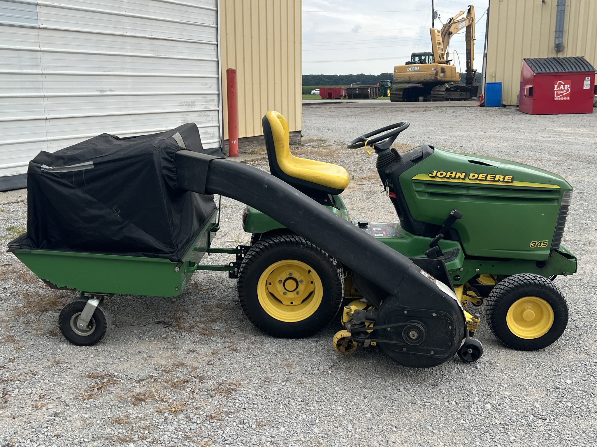 1996 John Deere 345 Image 2