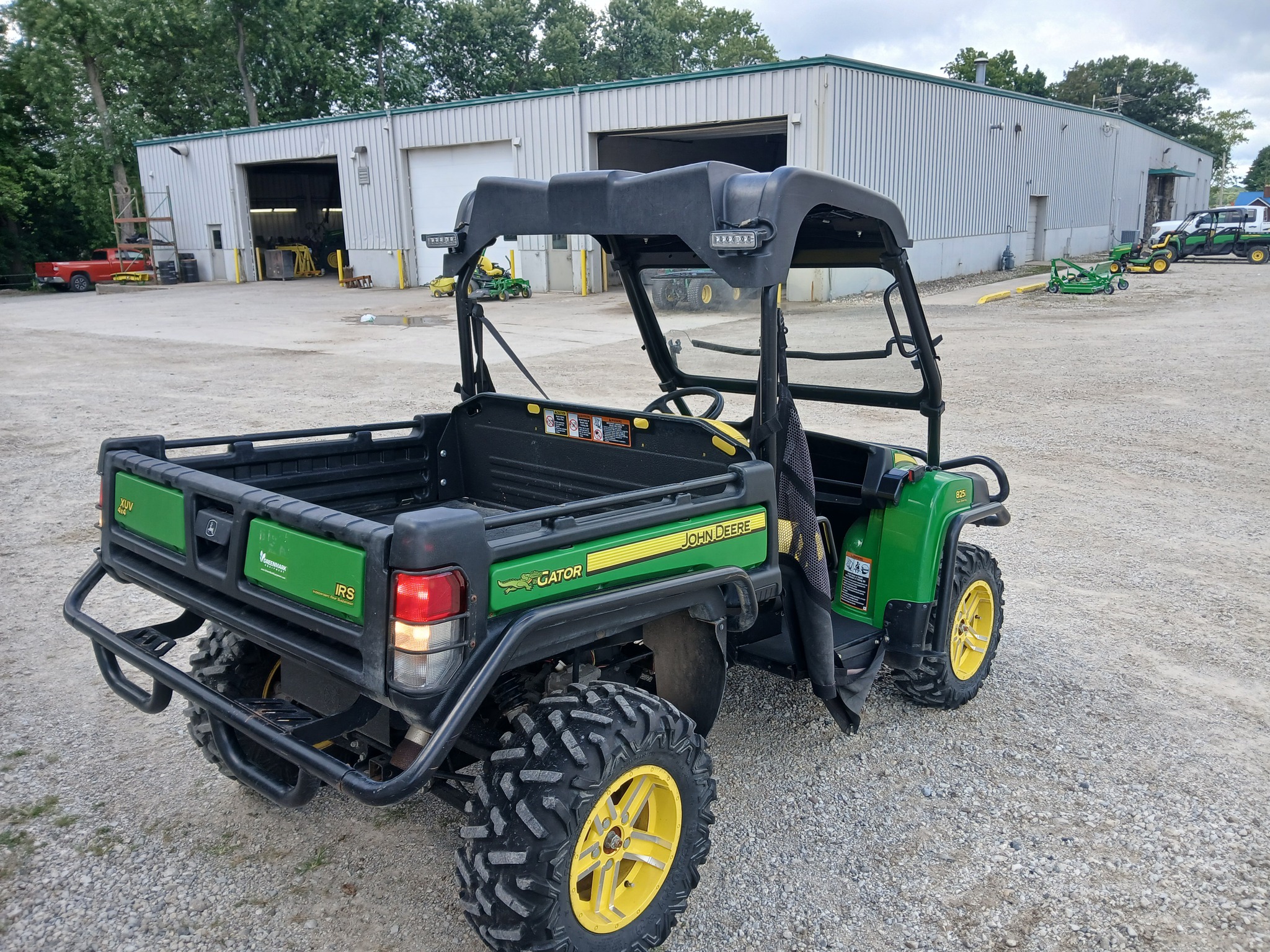 2014 John Deere XUV 825i Image 5