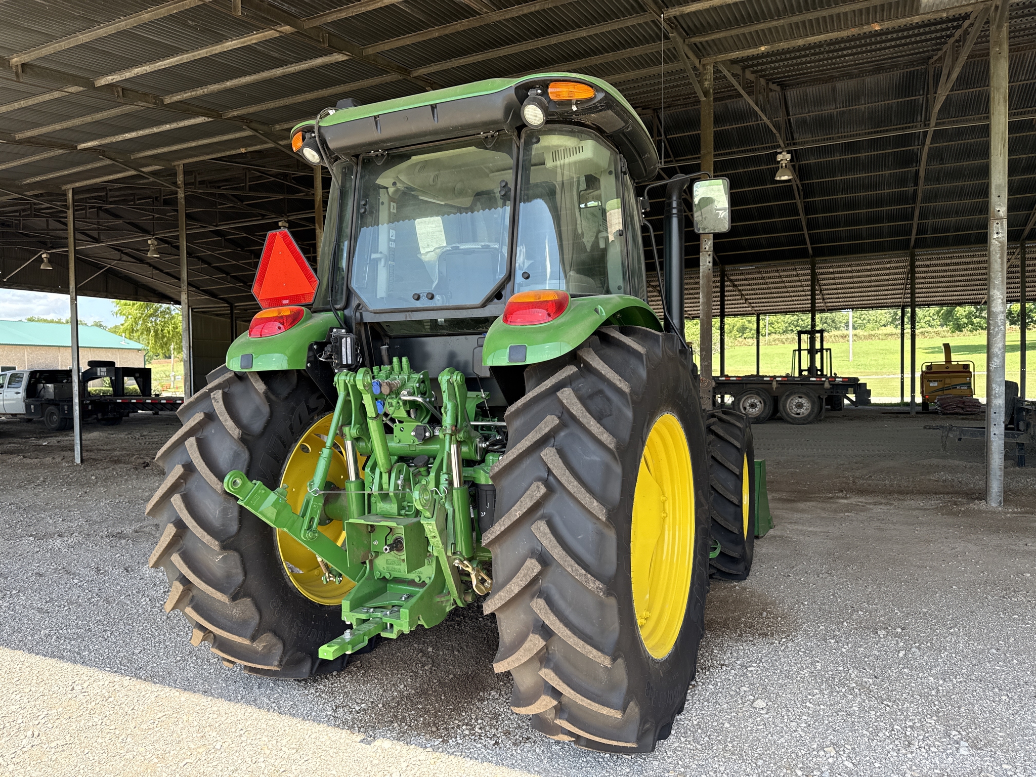 2024 John Deere 6120E Cab Image 17
