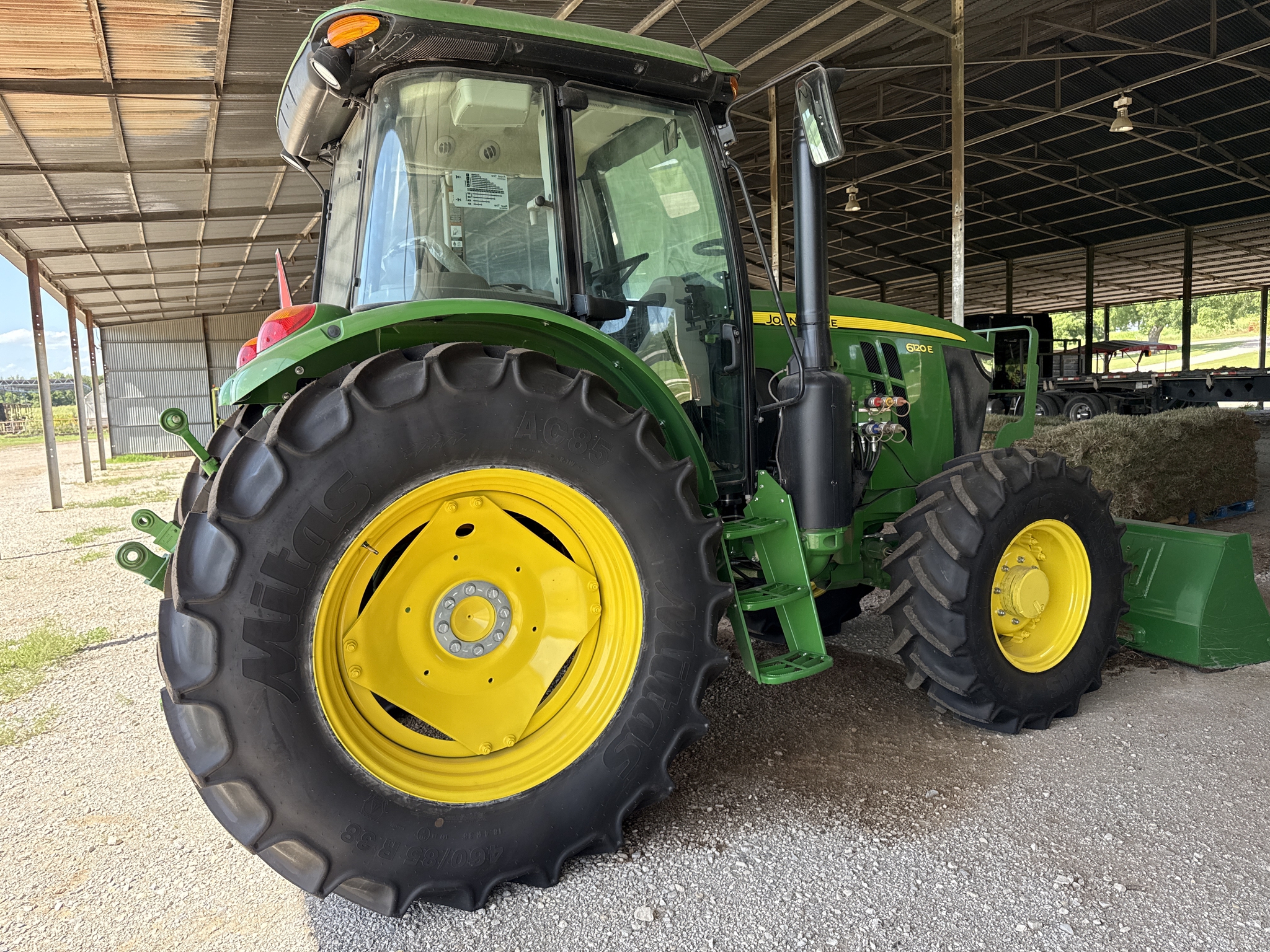 2024 John Deere 6120E Cab Image 15