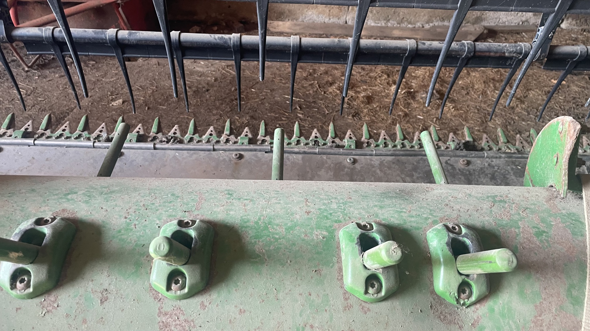 2005 John Deere 625F Image 17