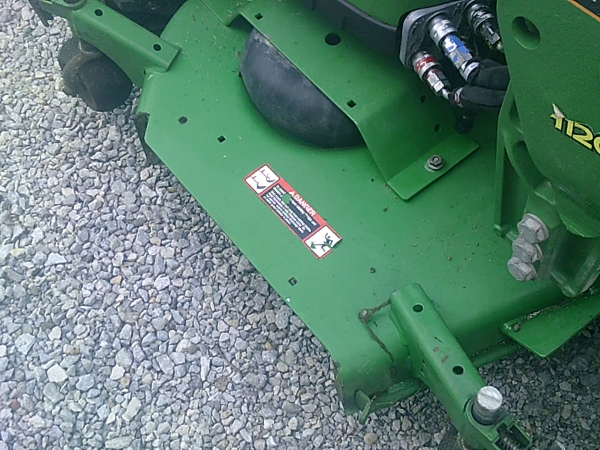 2015 John Deere 1025R Image 9