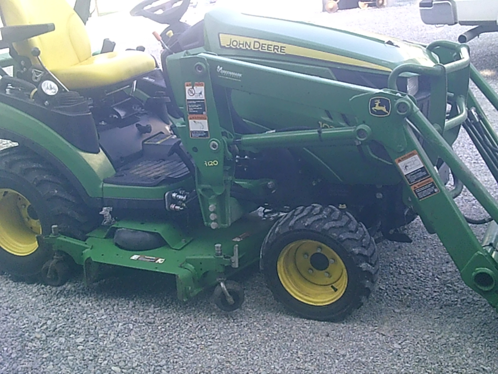 2015 John Deere 1025R Image 3
