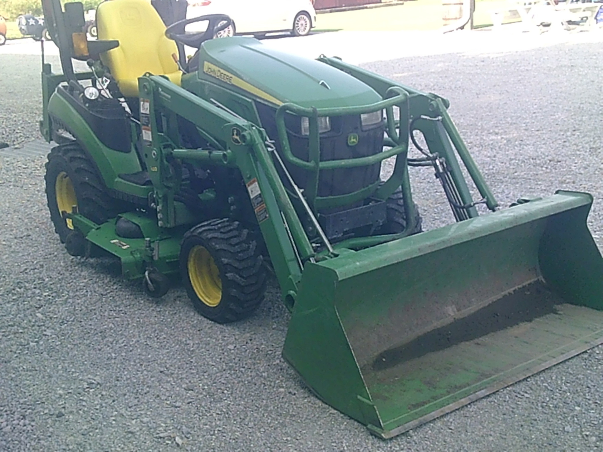 2015 John Deere 1025R Image 1