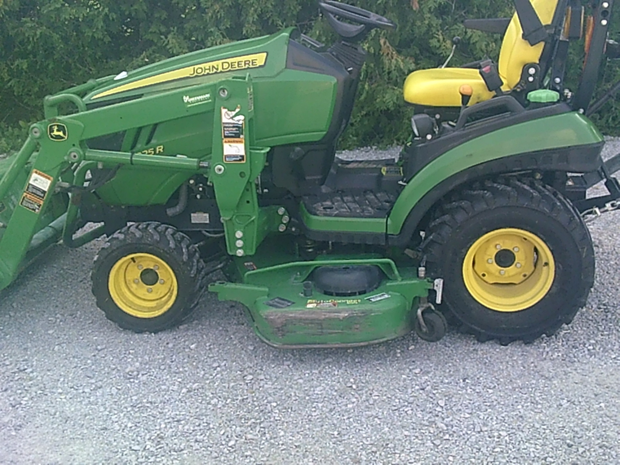 2015 John Deere 1025R Image 6