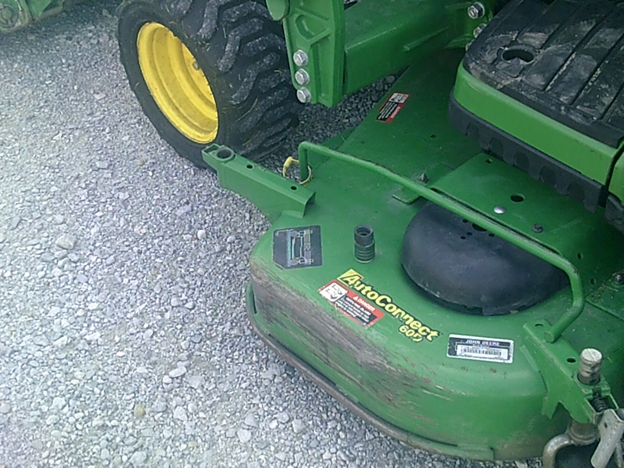2015 John Deere 1025R Image 10