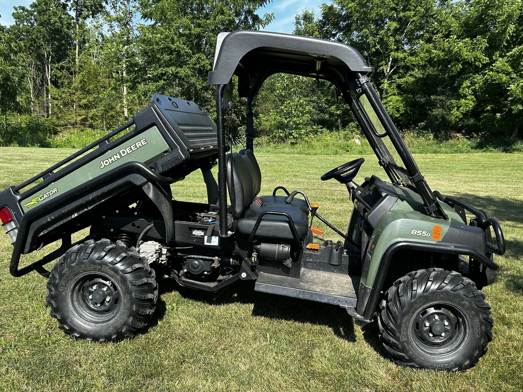 2013 John Deere XUV 855D OLIVE Image 1