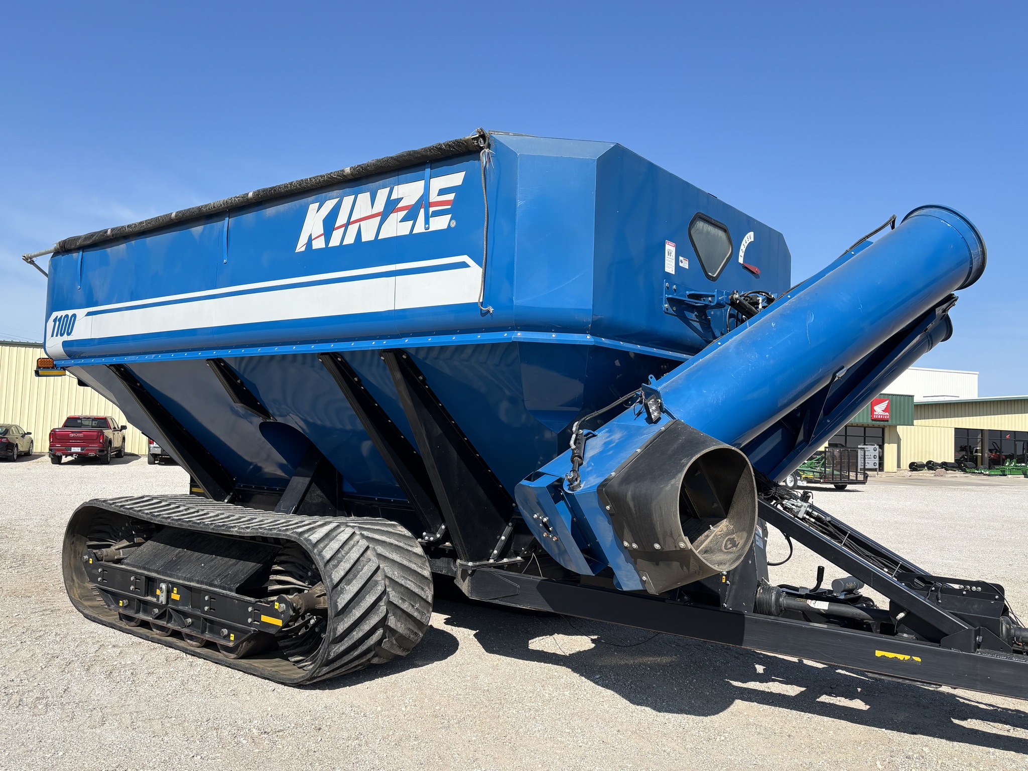  2012 Kinze 1100 at Heritage Tractor in Galesburg, IL