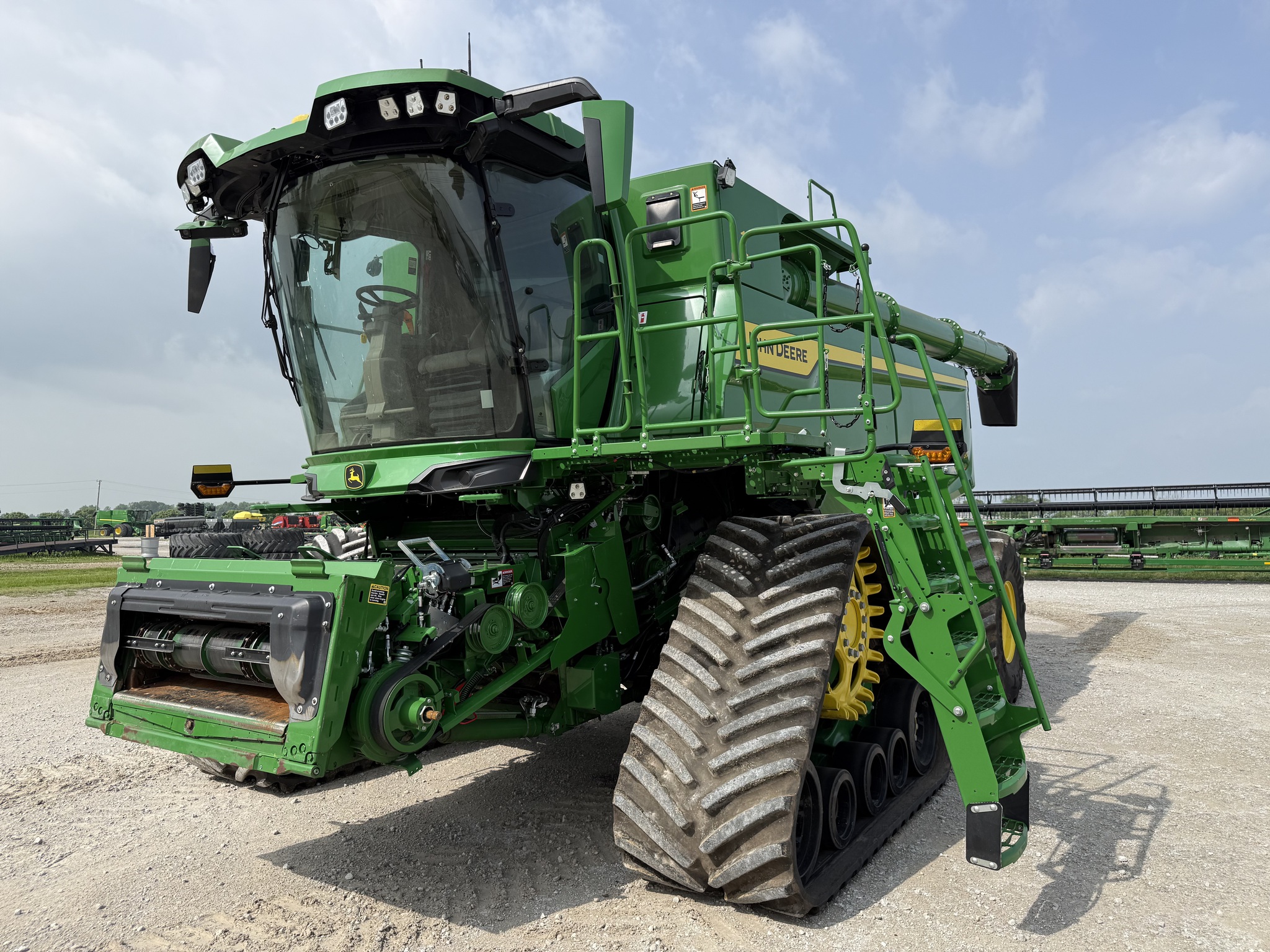 2025 John Deere S7 800 at Heritage Tractor in Nevada, MO
