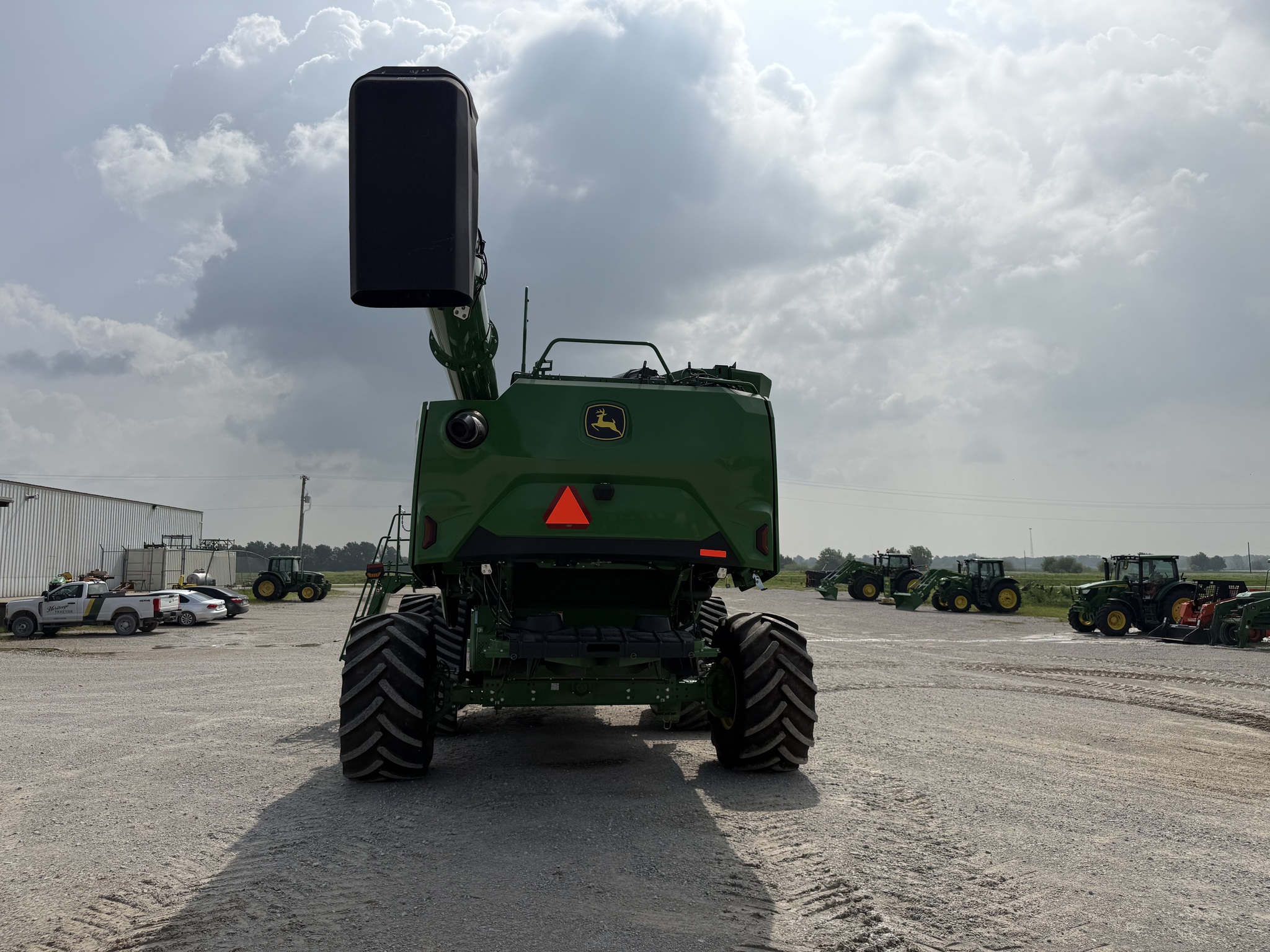  2025 John Deere S7 800 at Heritage Tractor in Nevada, MO