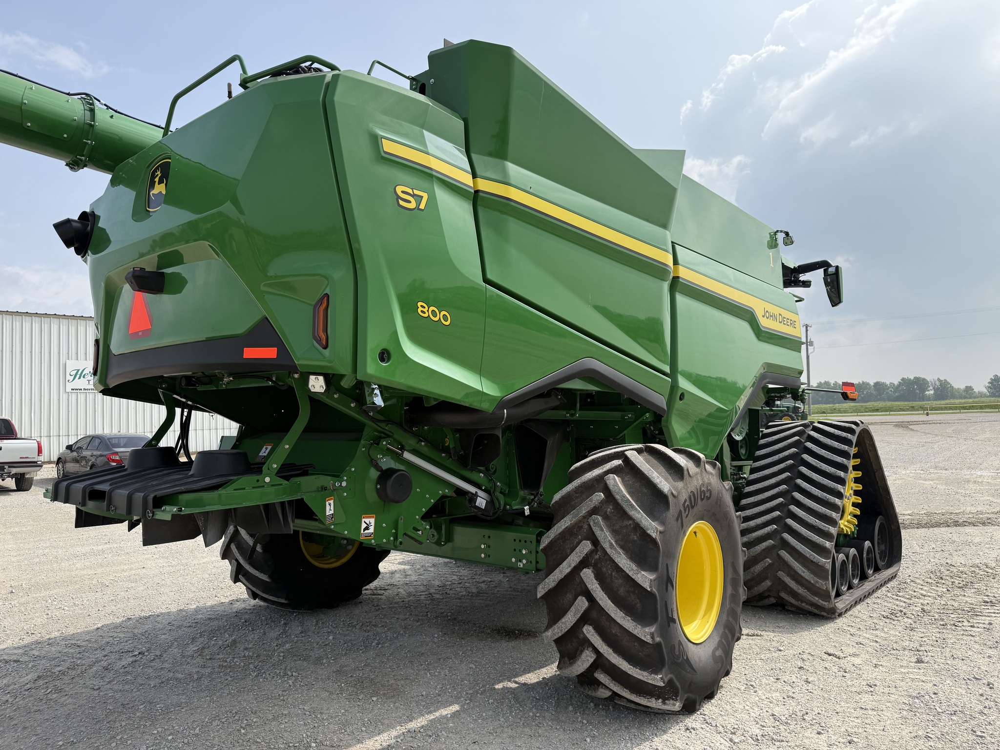  2025 John Deere S7 800 at Heritage Tractor in Nevada, MO