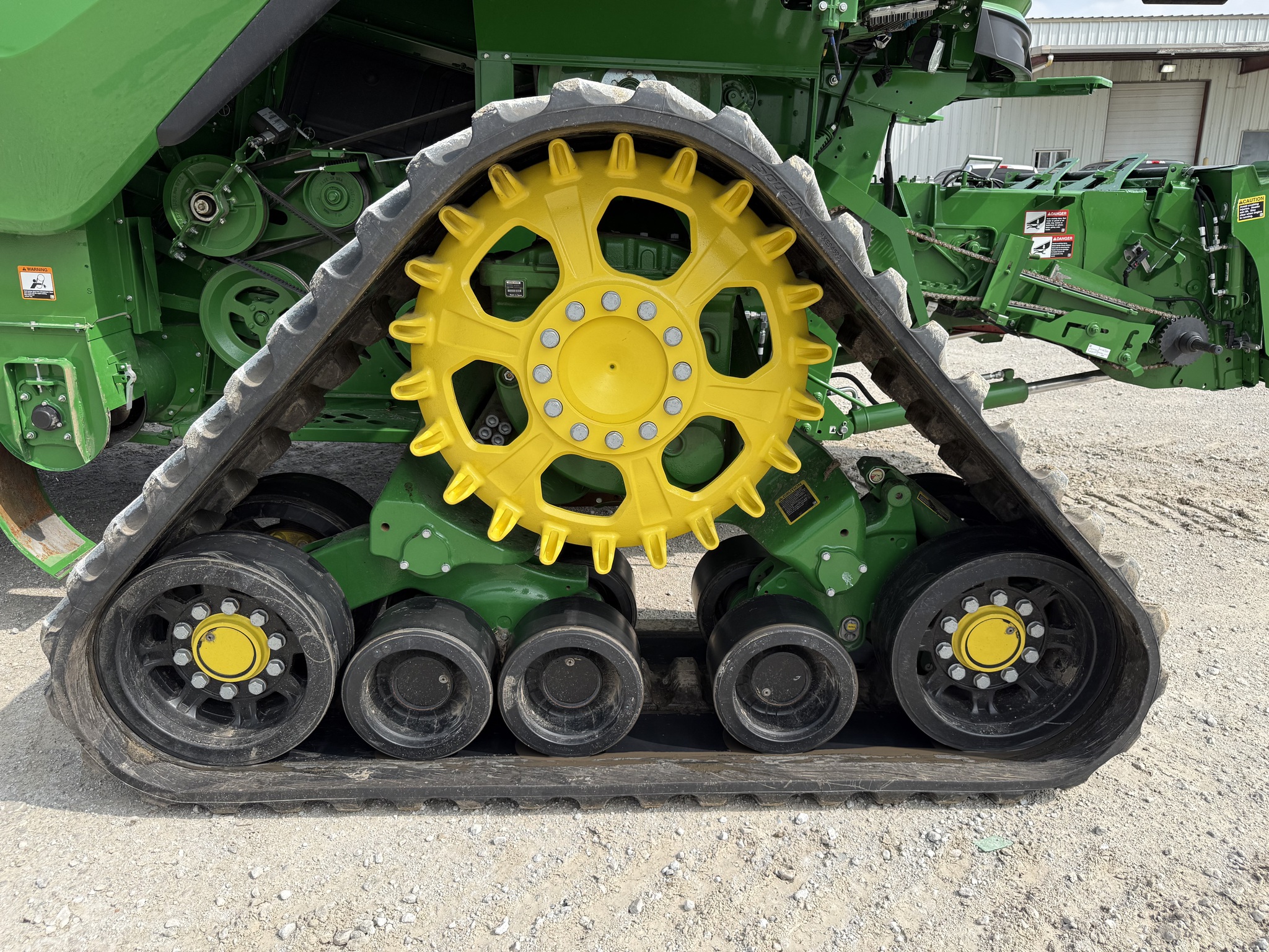  2025 John Deere S7 800 at Heritage Tractor in Nevada, MO