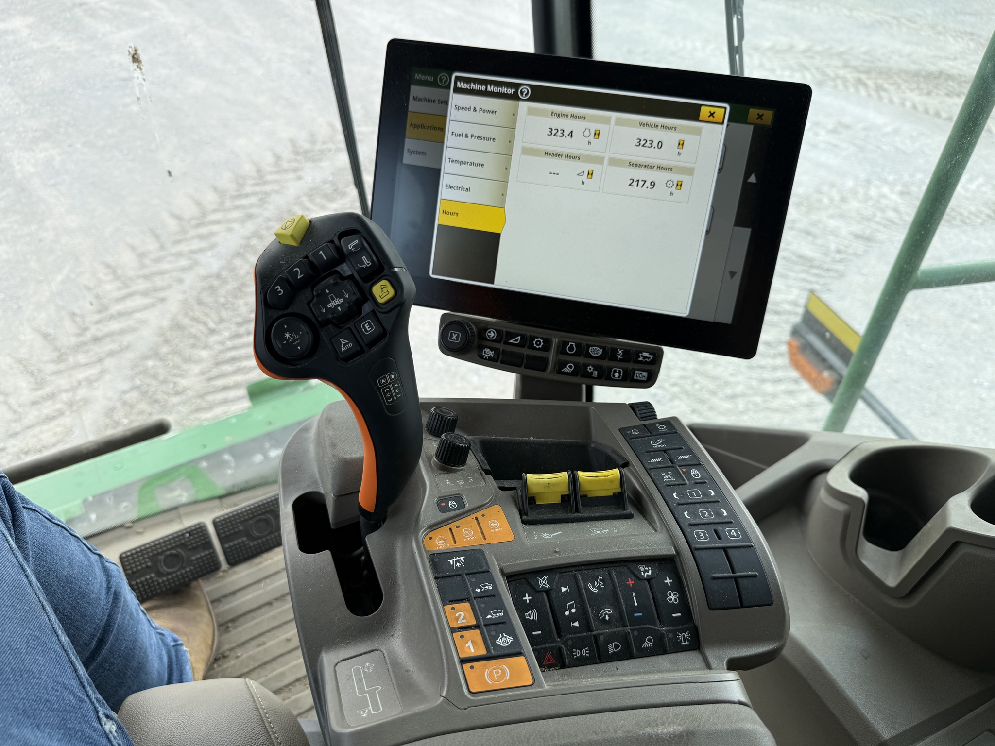  2025 John Deere S7 800 at Heritage Tractor in Nevada, MO