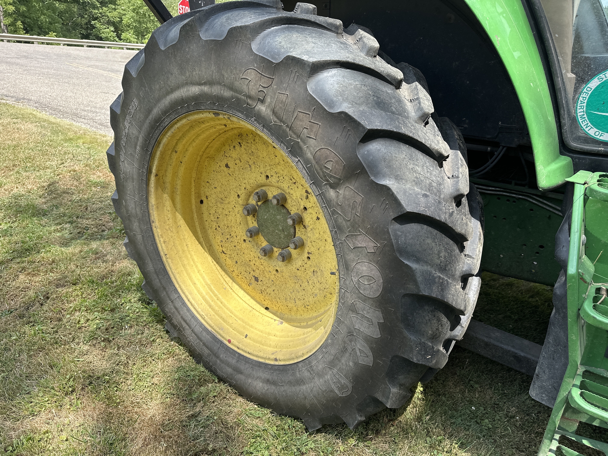2018 John Deere 6145M Image 11