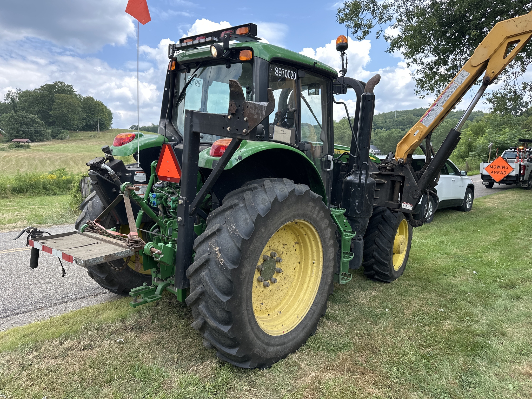 2018 John Deere 6145M Image 5