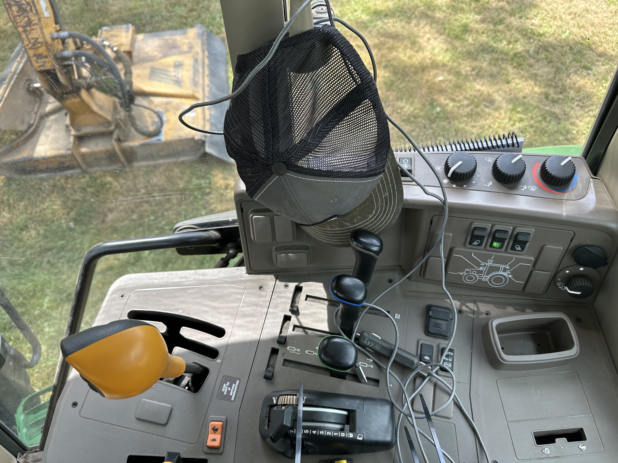 2018 John Deere 6145M Image 21