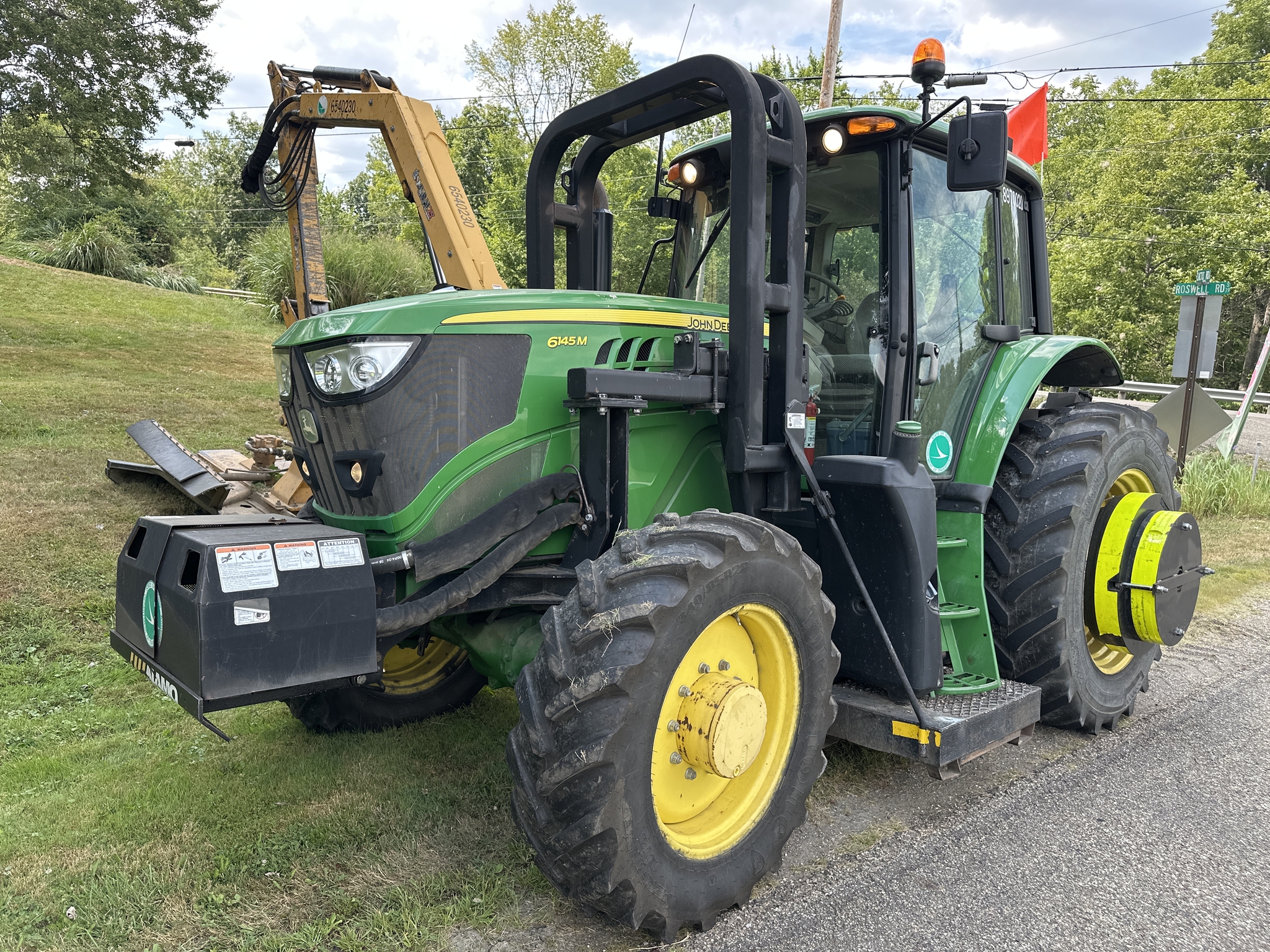2018 John Deere 6145M Image 1
