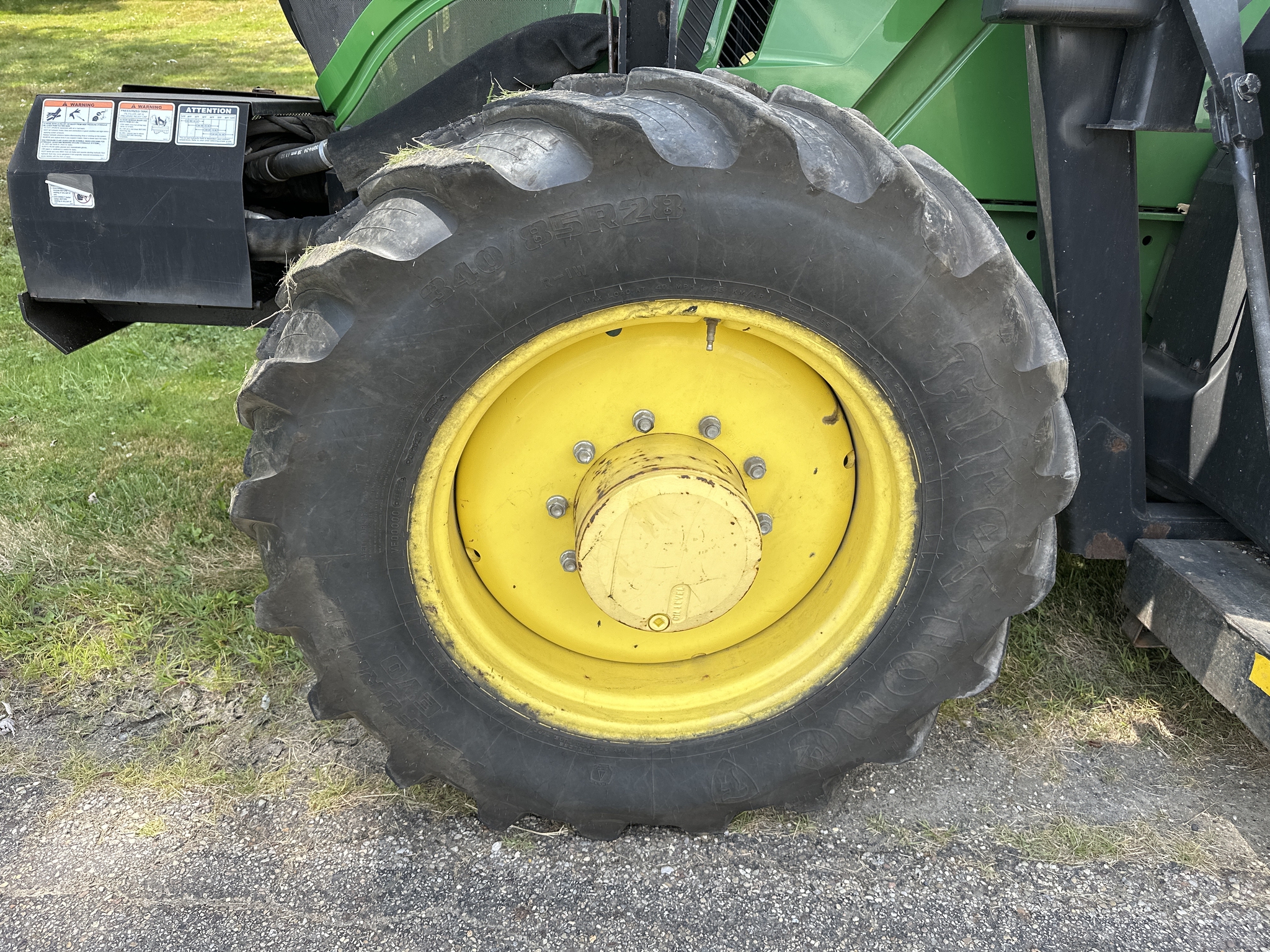 2018 John Deere 6145M Image 16