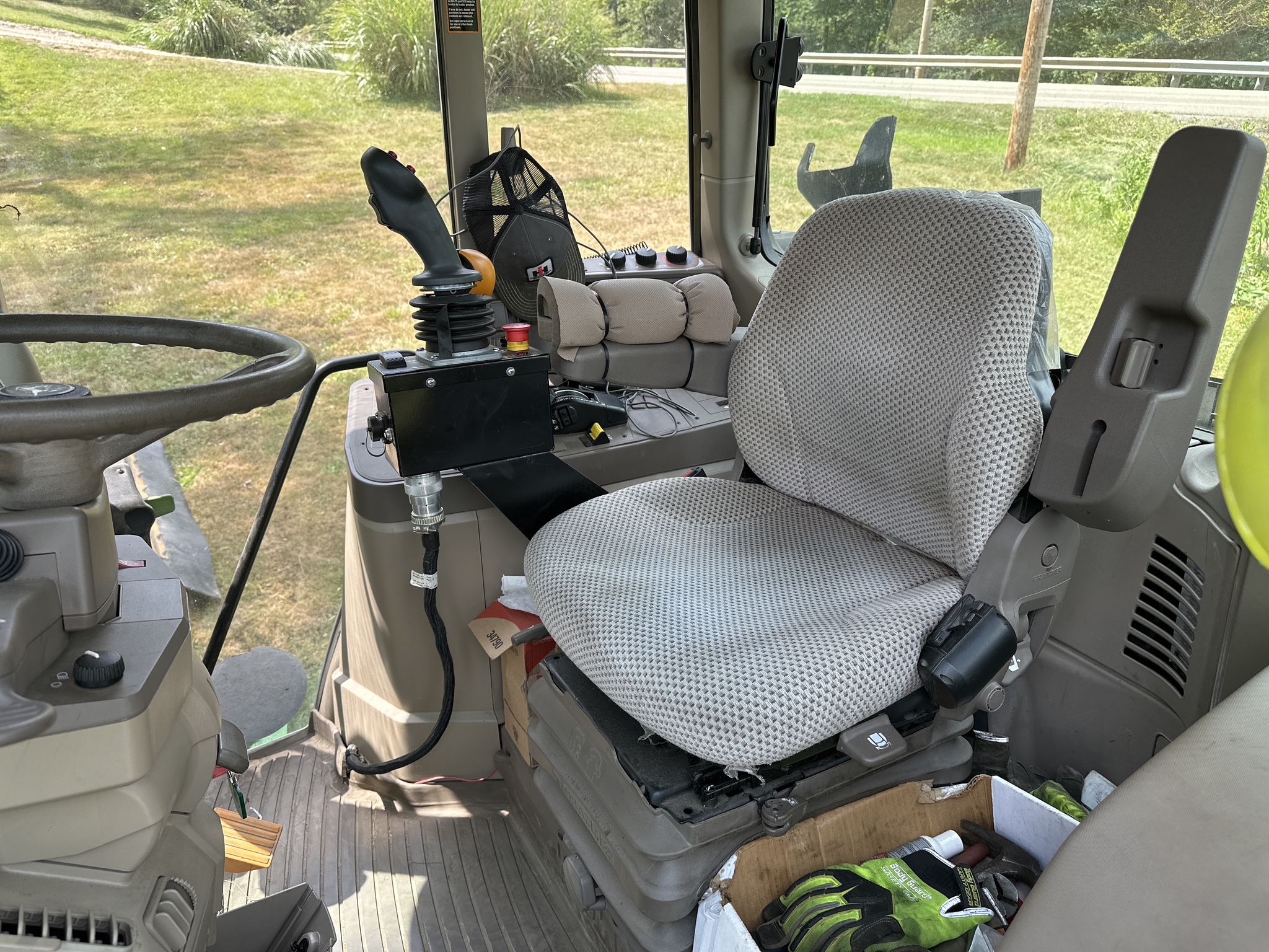 2018 John Deere 6145M Image 22