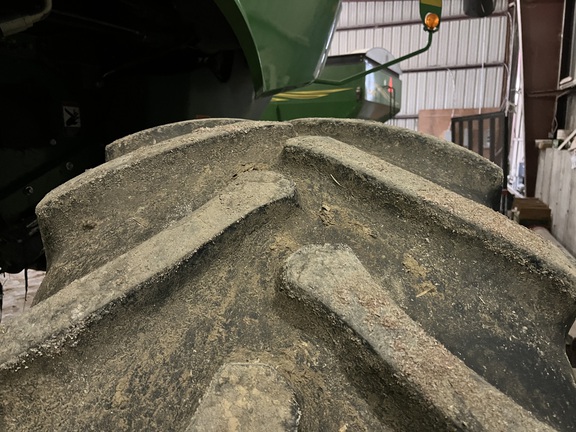 Used 2017 John Deere S680 Combines at Koenig Equipment in Oxford, OH - Photo4