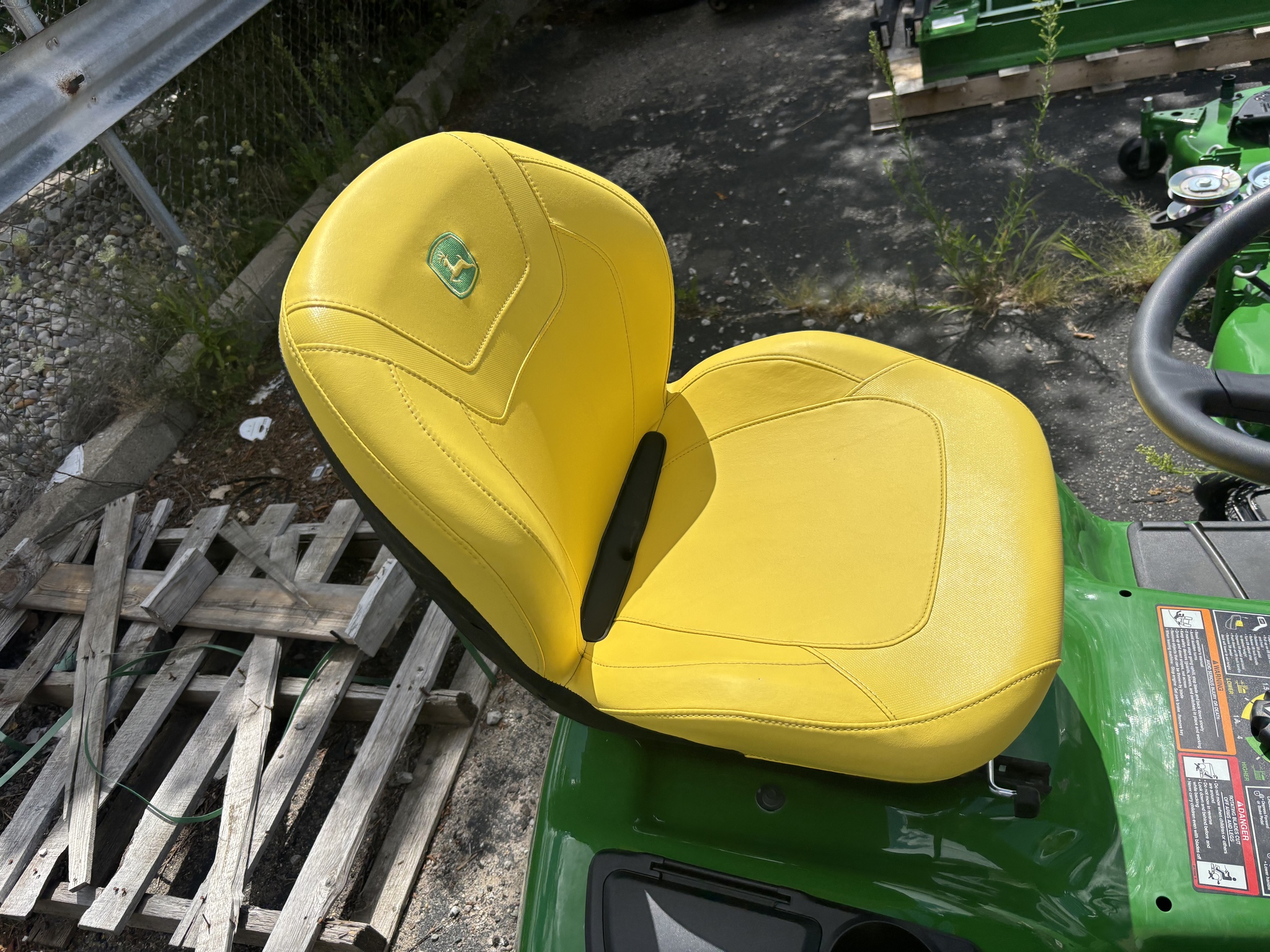 2024 John Deere X380 Image 2