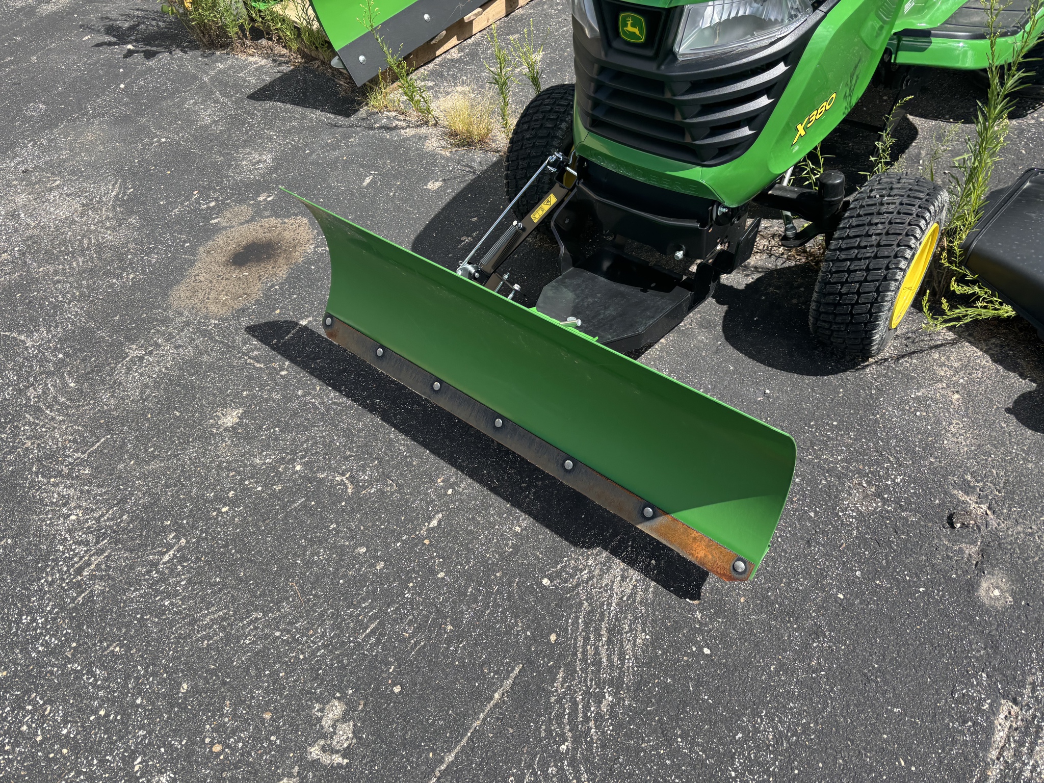 2024 John Deere X380 Image 3