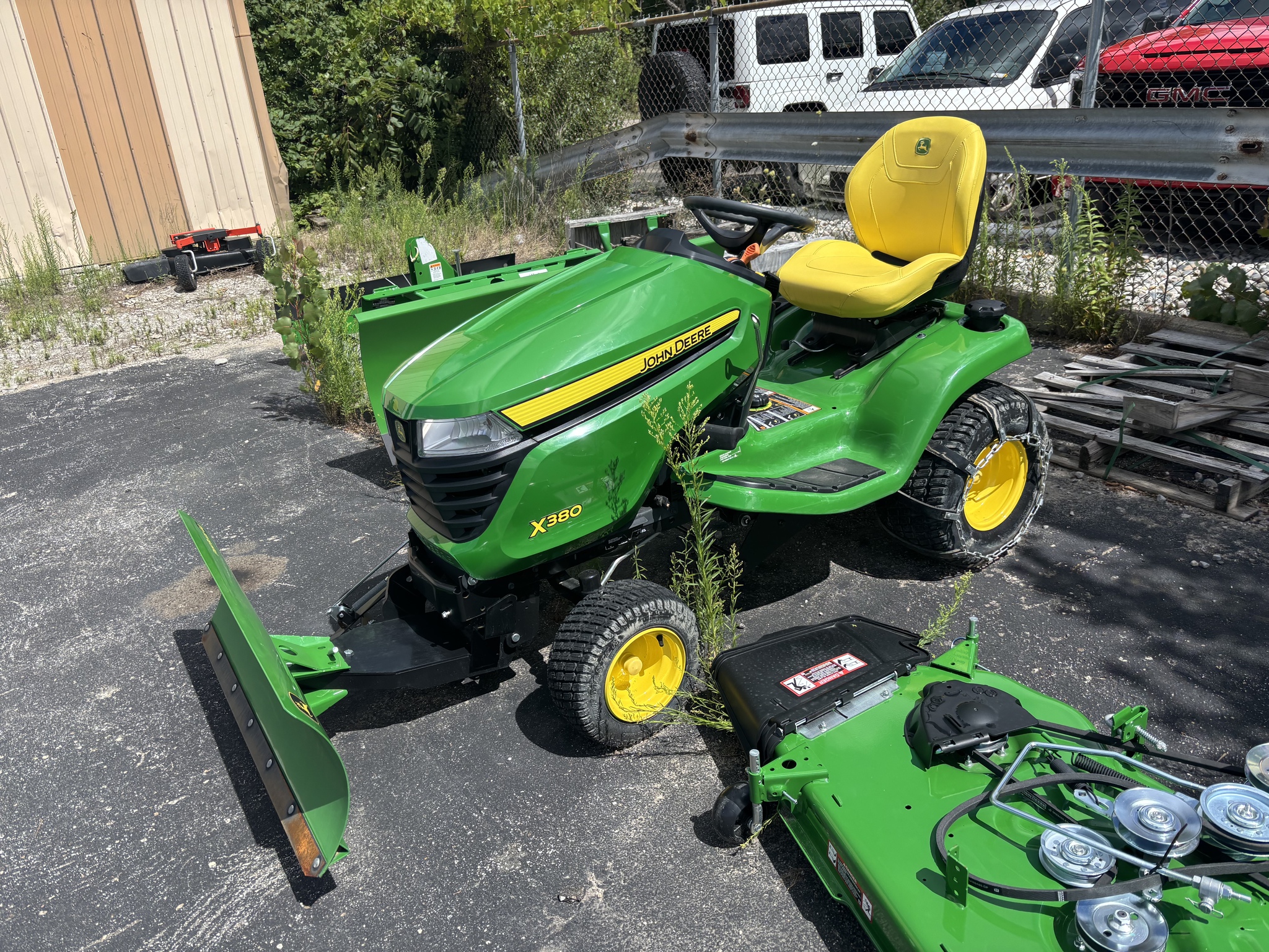 2024 John Deere X380 Image 6