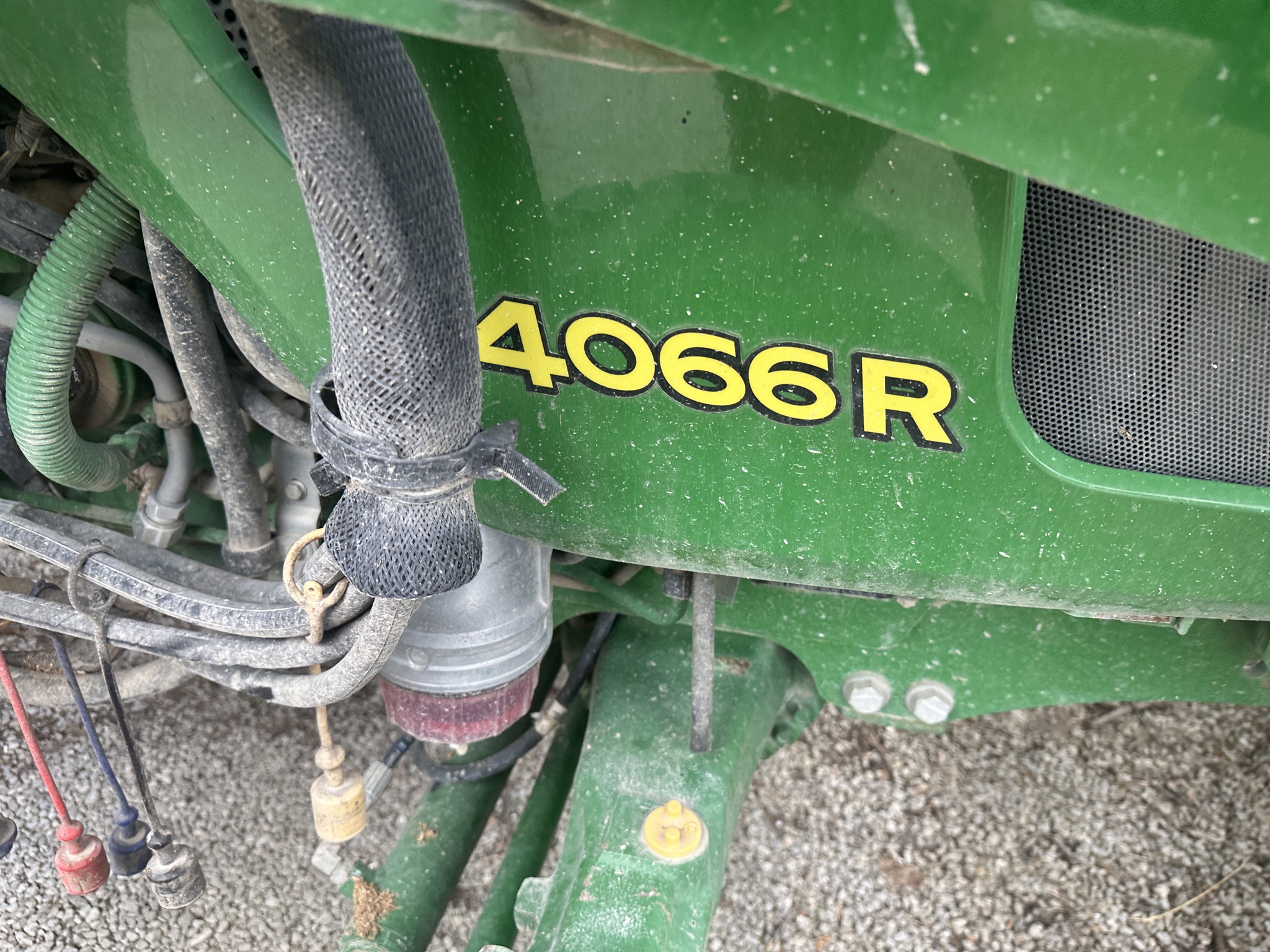 2017 John Deere 4066R Image 4