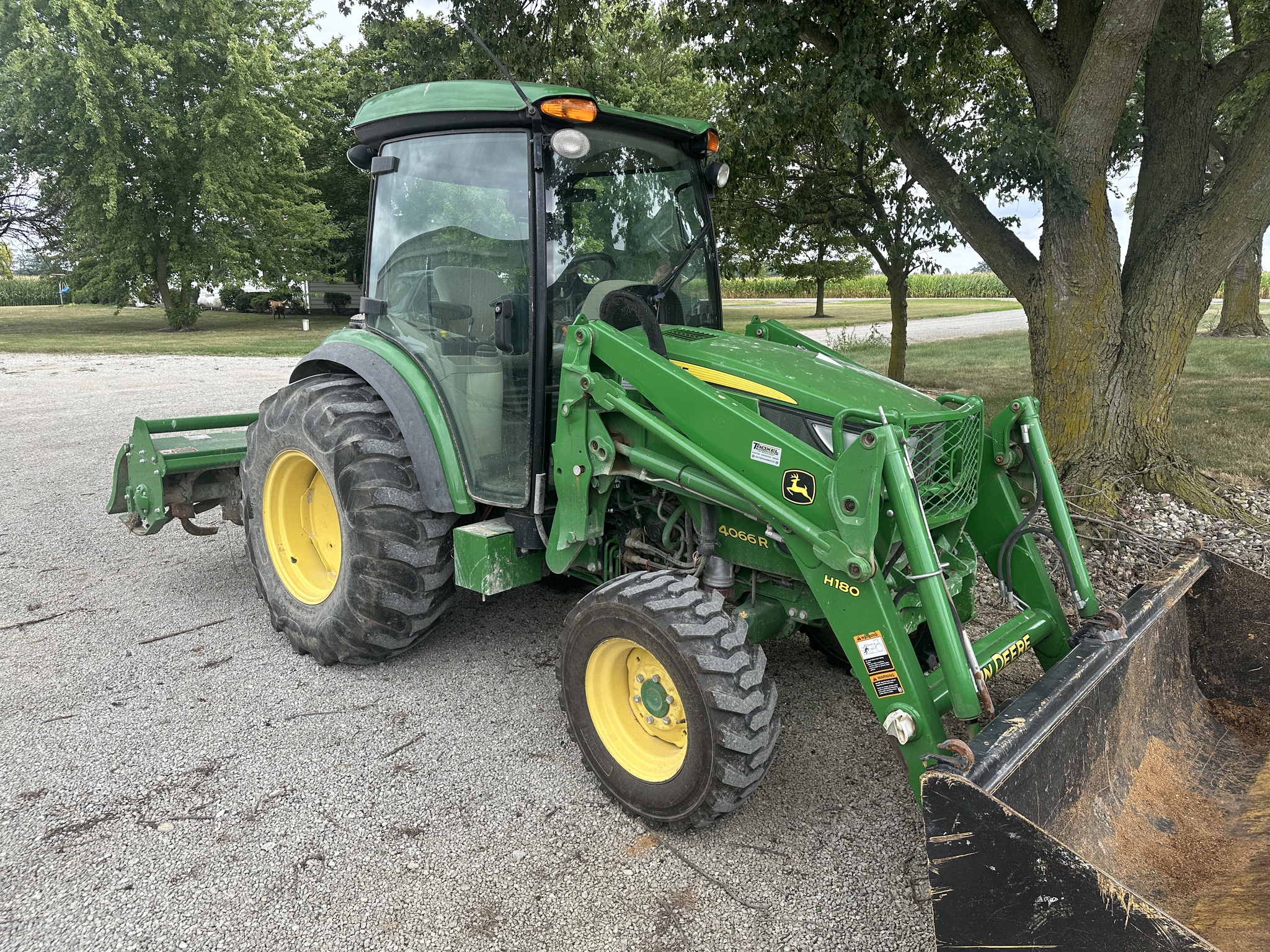 2017 John Deere 4066R Image 1