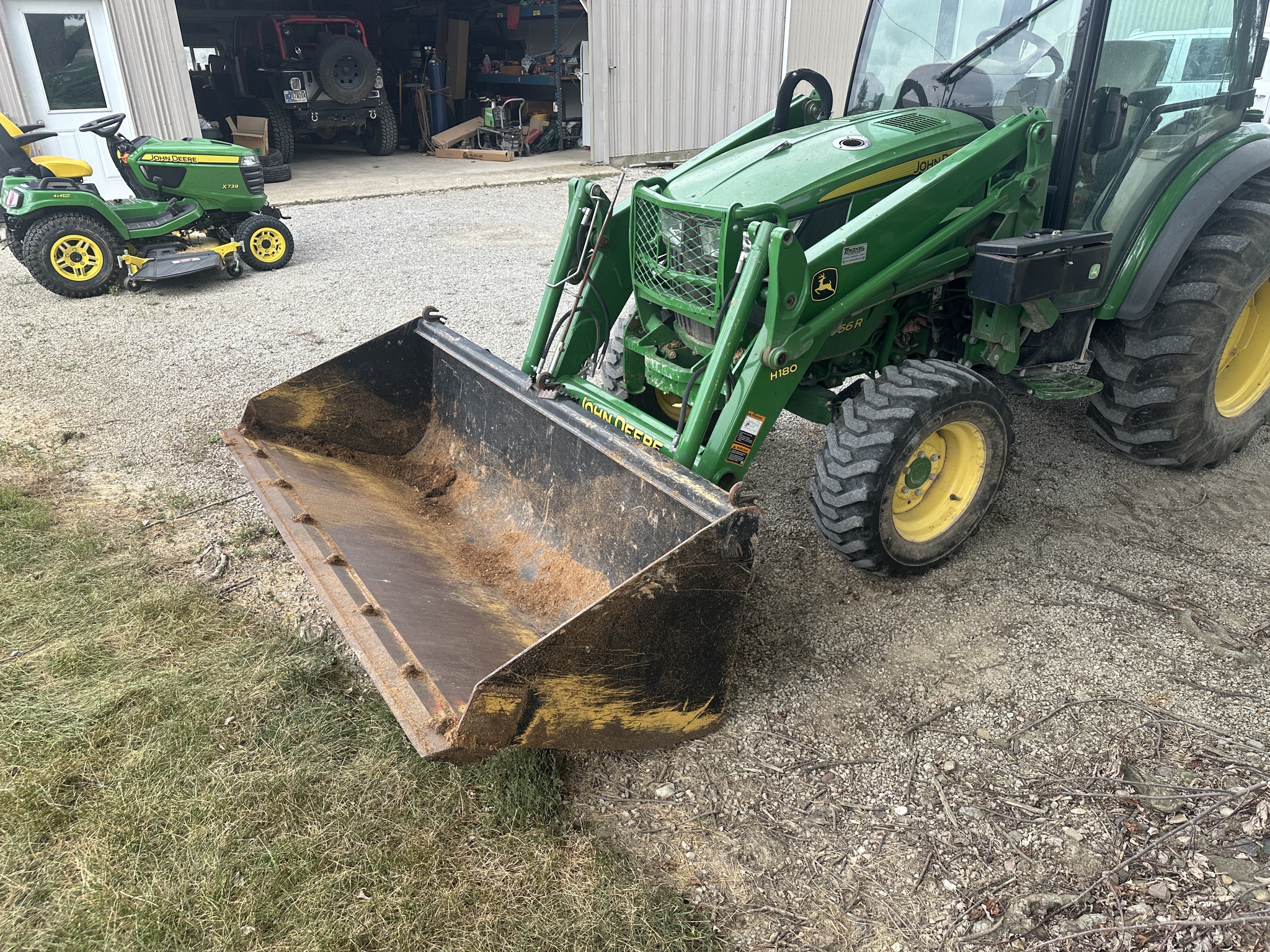 2017 John Deere 4066R Image 6