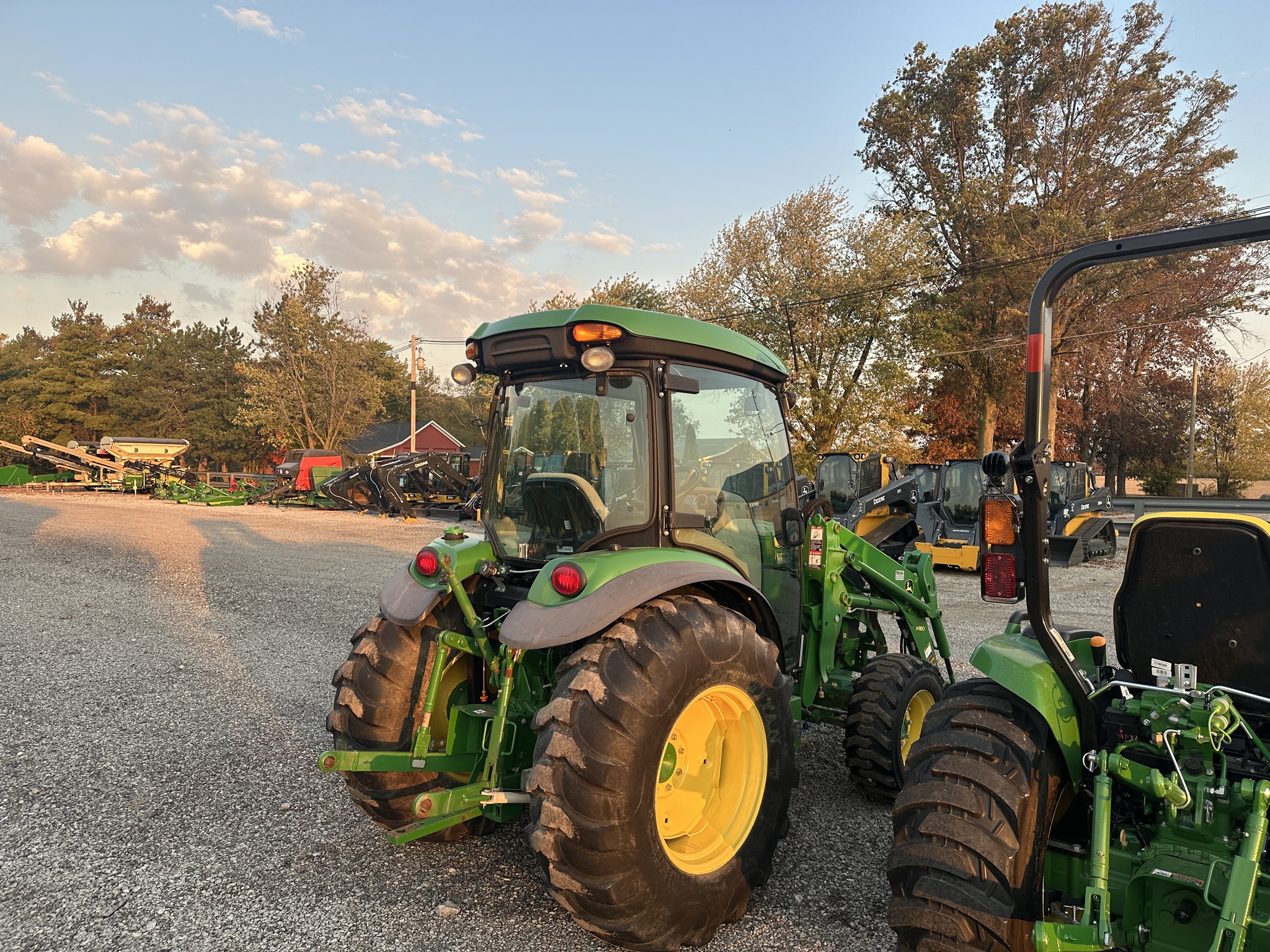 2017 John Deere 4066R Image 2