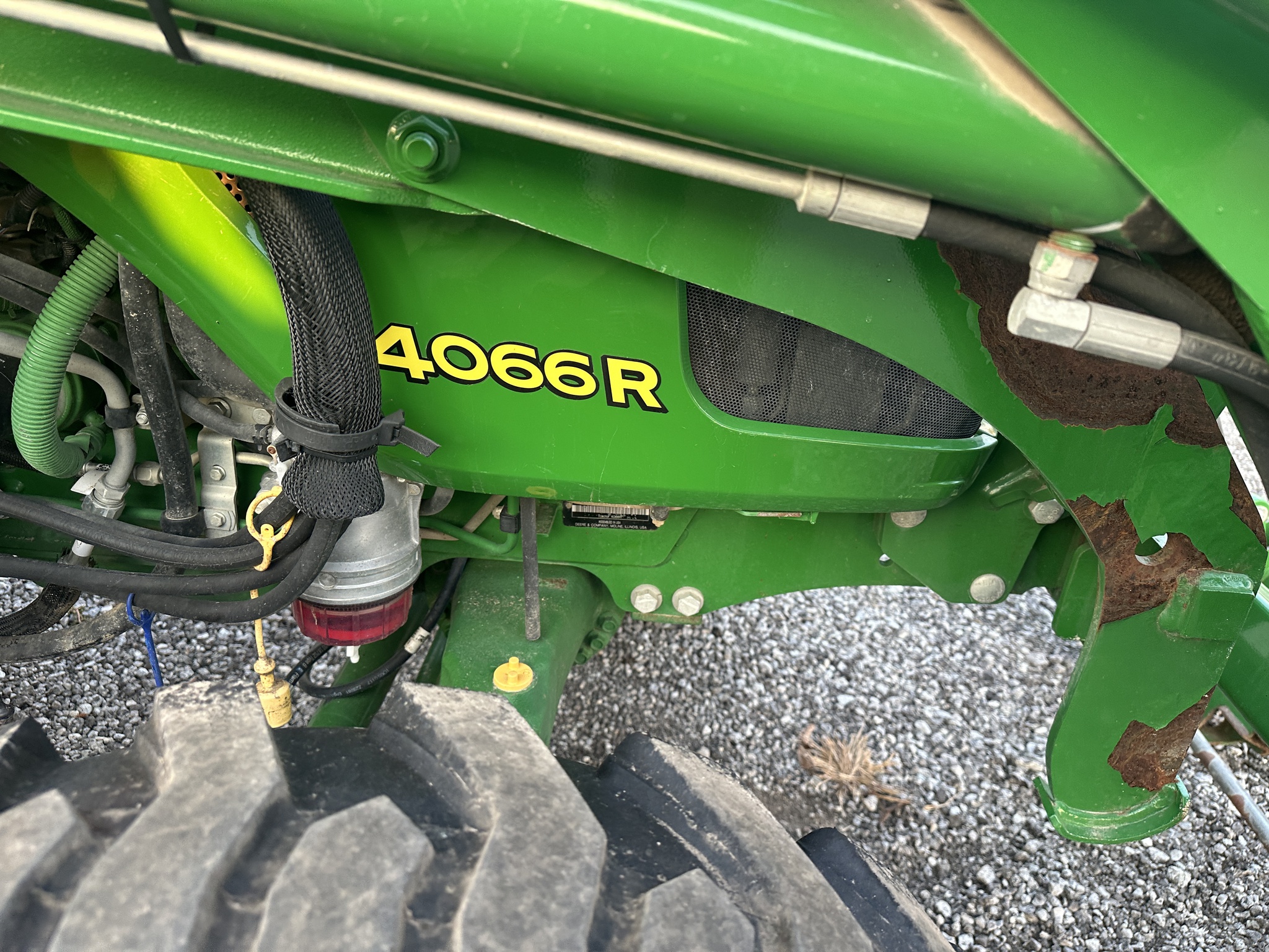 2017 John Deere 4066R Image 9