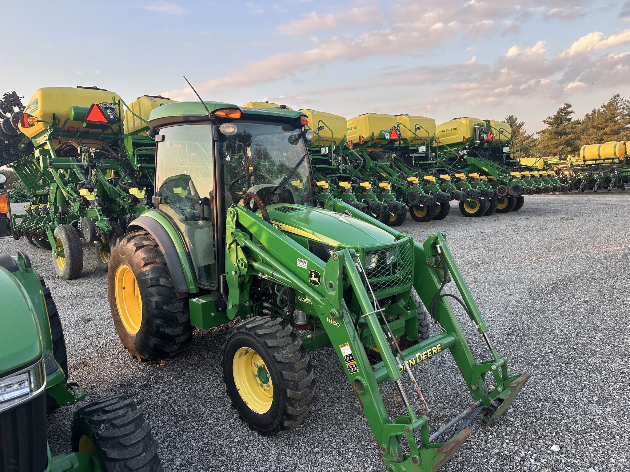 2017 John Deere 4066R Image 8