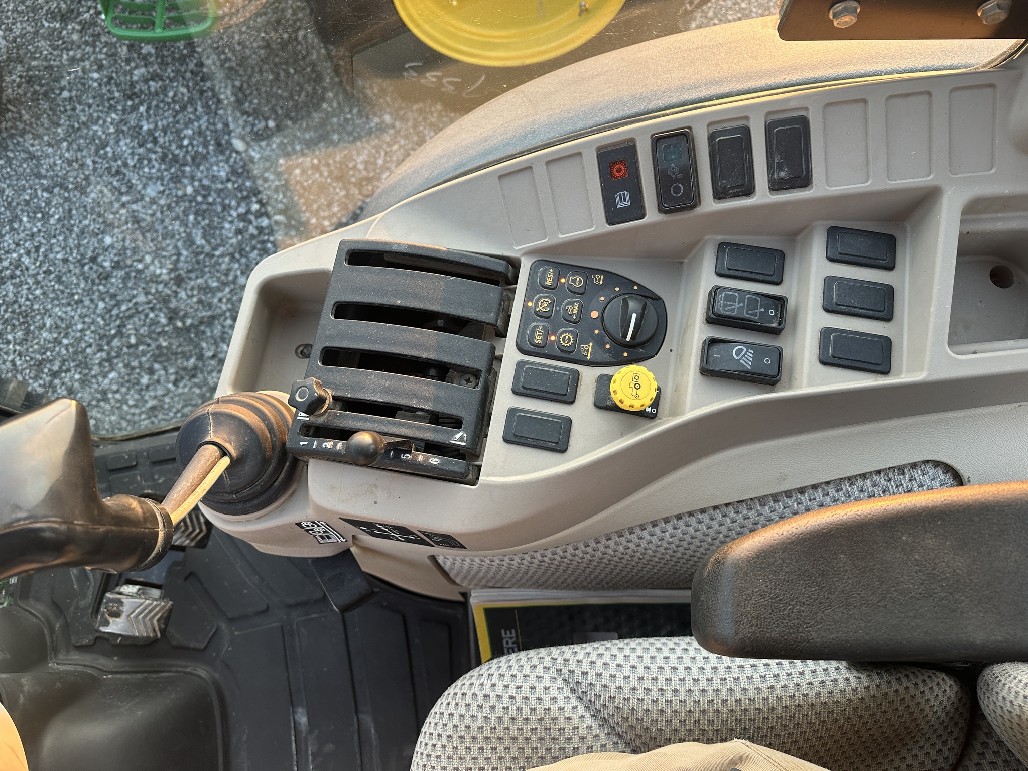 2017 John Deere 4066R Image 14